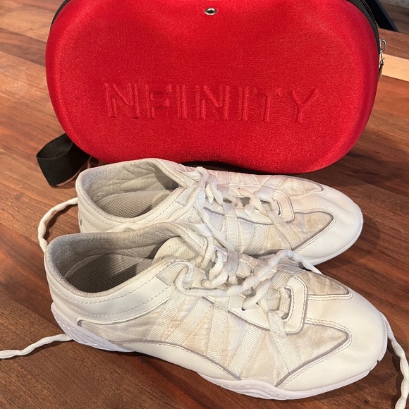 Infinity Evolution Cheer Shoes - Picture 1 of 4